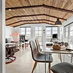 Cozy In With House Sea View