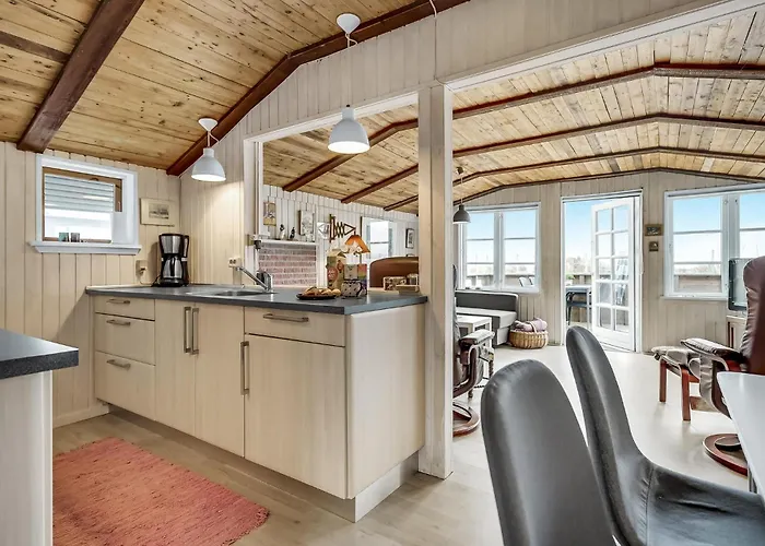 Cozy In With House Sea View